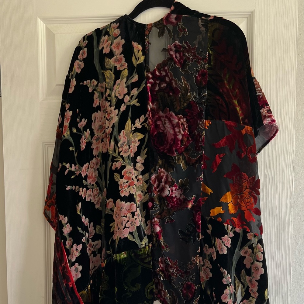 Anthropologie | Floreat Velvet Burnout Cape